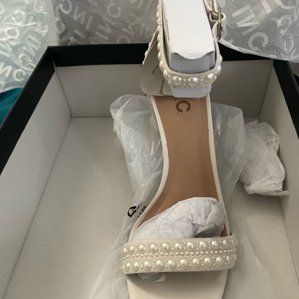 INC  Size 8 Pearl Heels NWT
